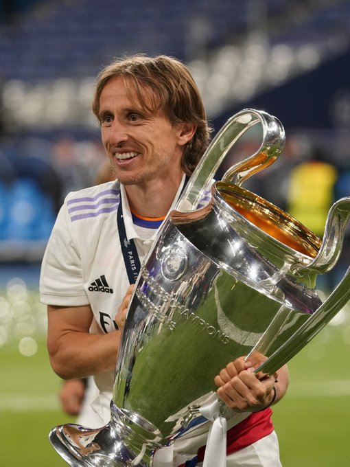 斯玛特命中8记三分，追平湖人队史替补球员三分球记录