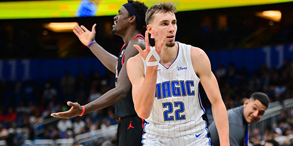 低于他在尤 低于他在尤