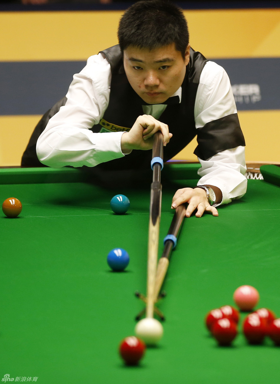 随着校园足 随着校园足